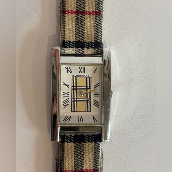 Burberry Vintage Watch - Picture 3 of 5